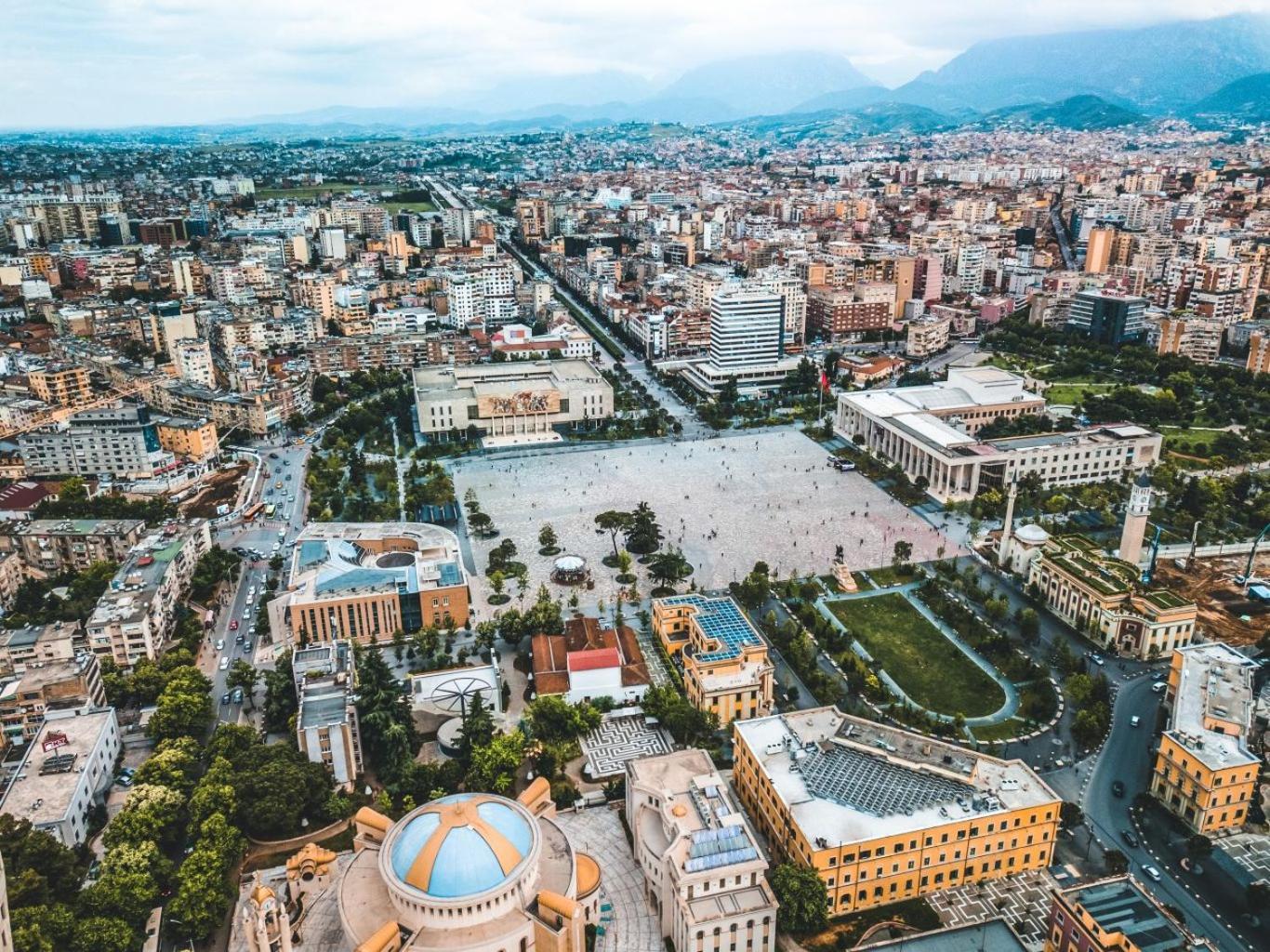 Tirana Days Free Parking Apartment ภายนอก รูปภาพ