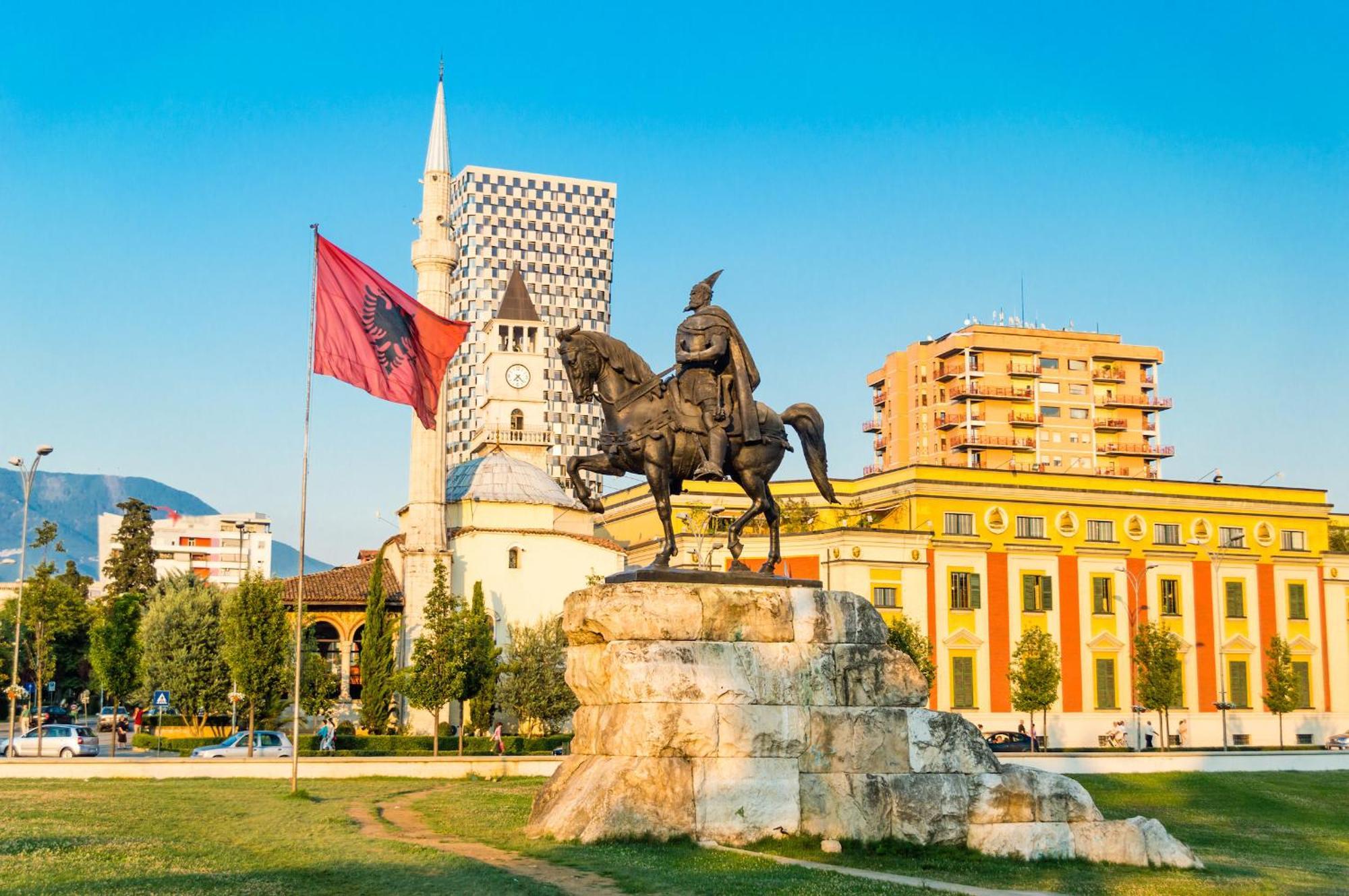 Tirana Days Free Parking Apartment ภายนอก รูปภาพ